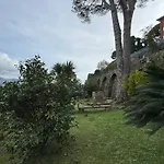 The Castle - In Con Splendido Giardino Apartman