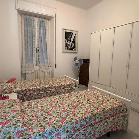 Apartamento The Castle - In Con Splendido Giardino *